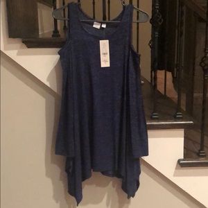 NY&Co cold shoulder top/NWT!